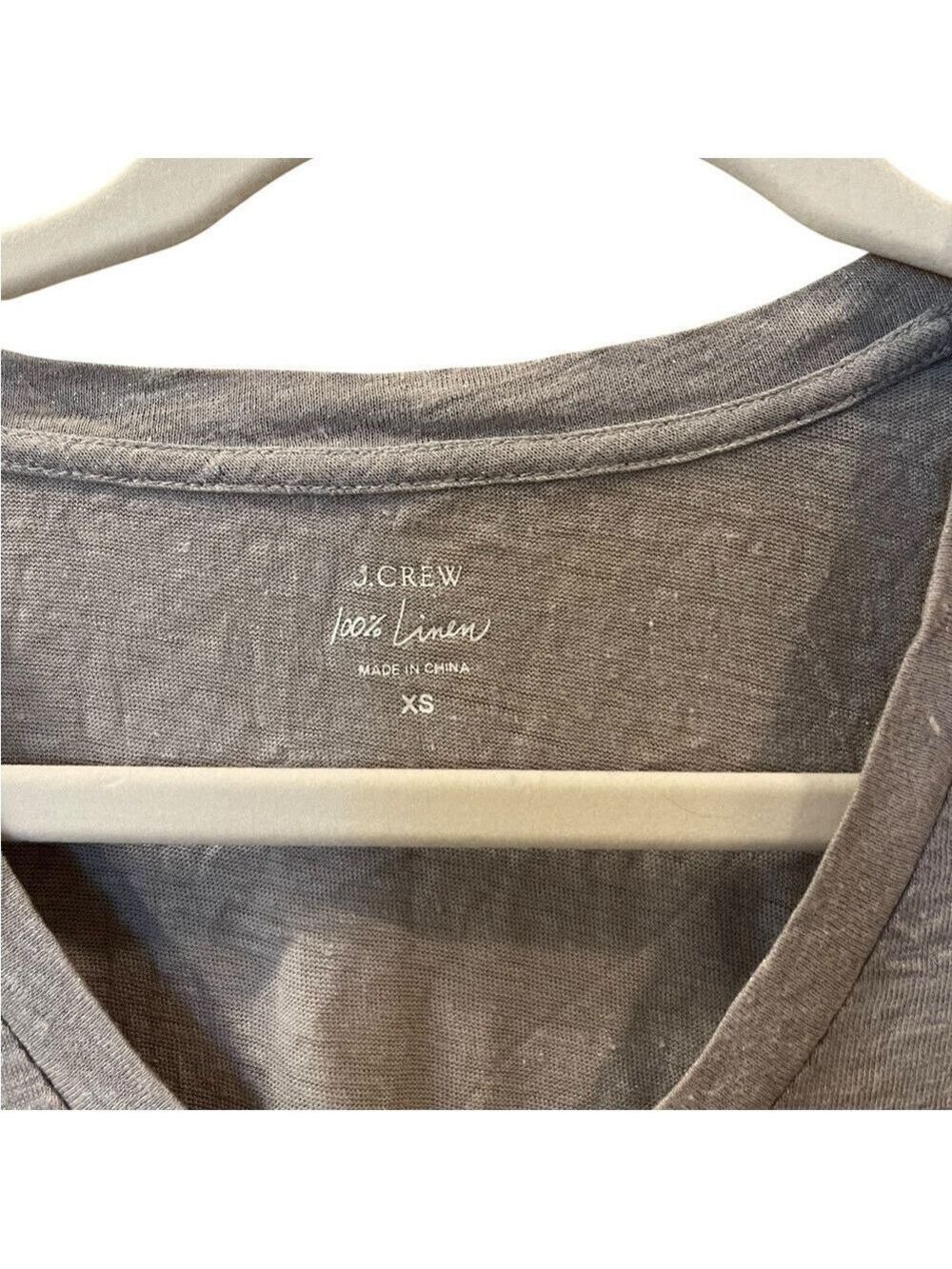 J. Crew Women’s Silver Shimmer Short Sleeve V-neck Shirt 100% Linen Size: XS - Picture 4 of 4